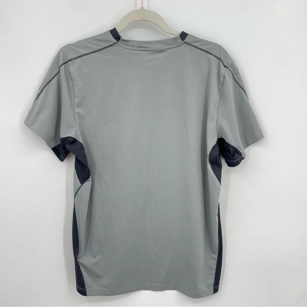 The North Face Flash Dry-XD Men’s t shirt‎ Size M gray